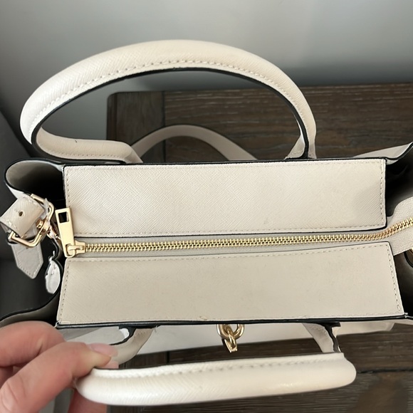 H&M Elegant Cream Handbag tote - Picture 6 of 6